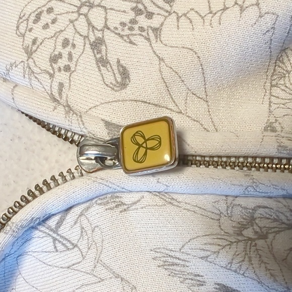 TNA White Hoodie with Graphic Design - Medium - Picture 3 of 7